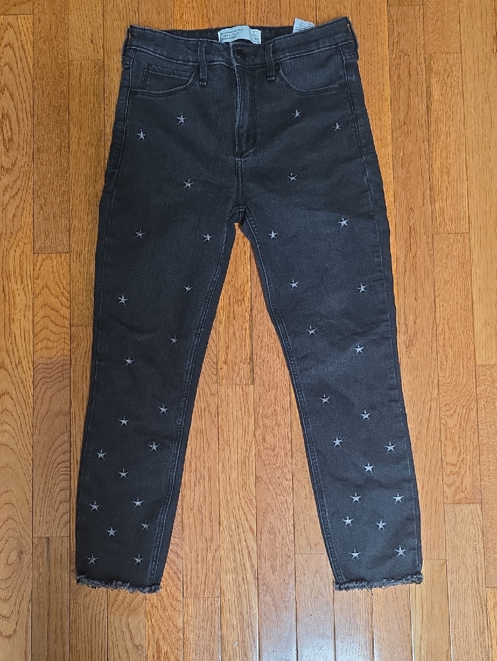 Abercrombie & Fitch Black Ankle Jeans Star Embroidery, Size 27